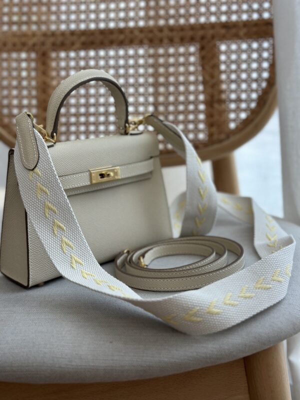Canta 19' - cream white
